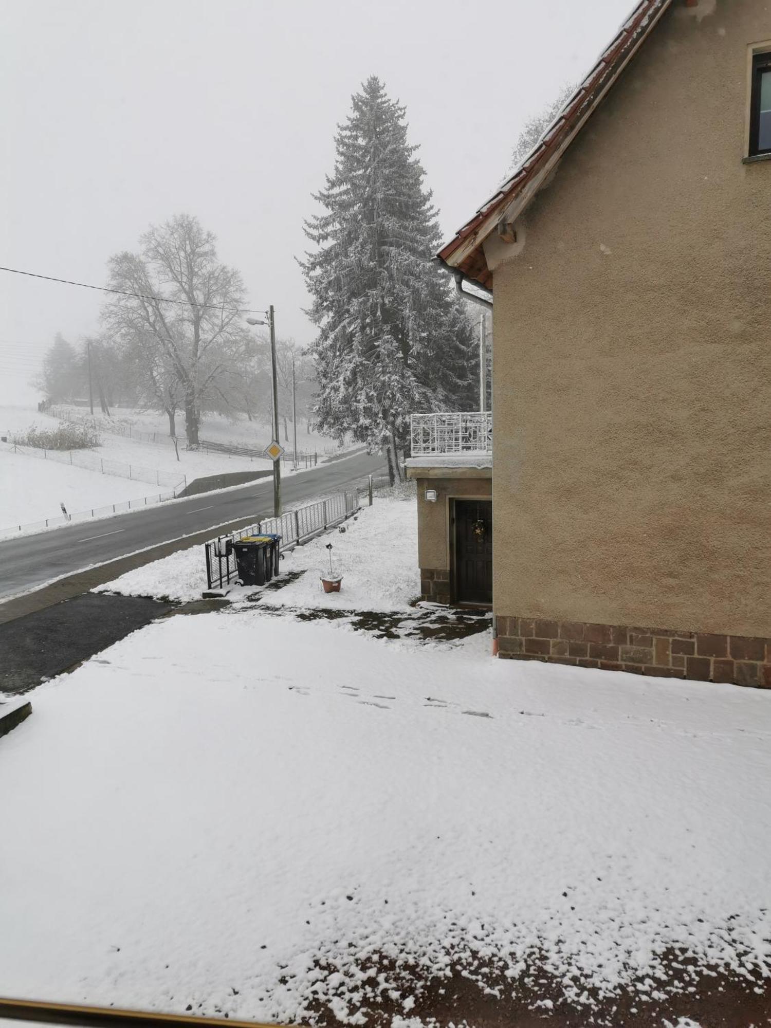 Monteur- Und Ferienwohnung In Hainichen - Obergeschoss Oder Dachgeschoss - Familie Weber Bockendorf 部屋 写真